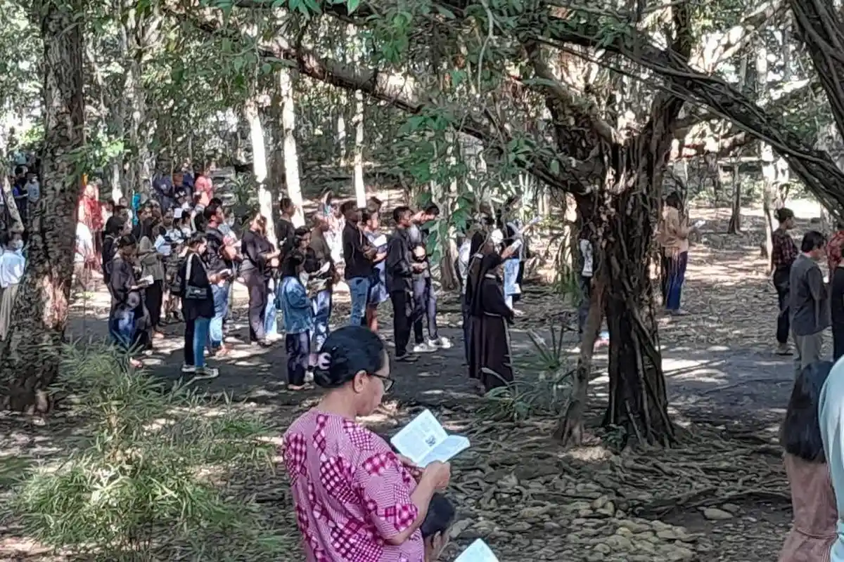 Paskah 2024, Jalan Salib di Gua Toro Atambua, Umat Diajak untuk Membangun Pertobatan Terhadap Alam