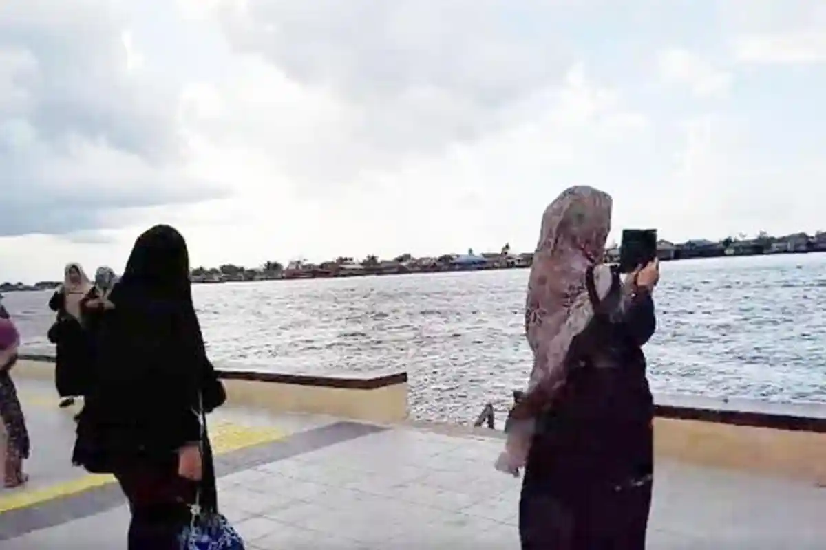 Wisata Kalsel - Siring Ulek di Kota Marabahan Kabupaten Barito Kuala Ramai Didatangi Pengunjung