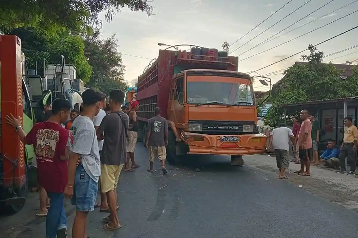 BREAKING NEWS: Tabrakan Beruntun di Majene, 4 Mobil Rusak