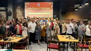 Alumni-Universitas-Janabadra-Yogyakarta-Bukber.jpg
