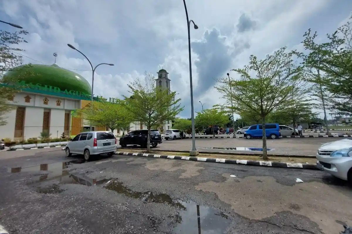 H-4 Jelang Lebaran 2022, Masjid Agung Al Ittihad Tebo Mulai Ramai Dijadikan Persinggahan Pemudik