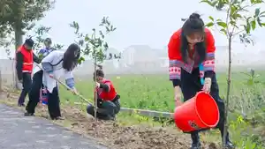 warga-china-tanam-poon.jpg