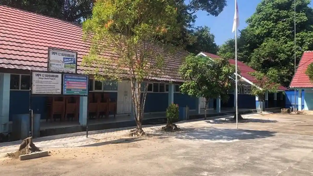 Kekurangan Pendaftar, SMPN 12 Banjarbaru Perpanjang Masa Pendaftaran Siswa Baru - Banjarmasinpost.co.id