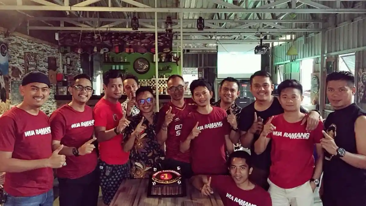 Tak Punya Tiket Laga Final PSM vs Persija ? The Macz Man Barru Gelar Nobar di Warkop Happiness