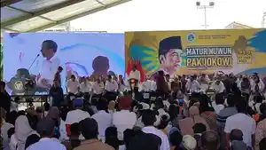jokowi-bertanya-warga.jpg