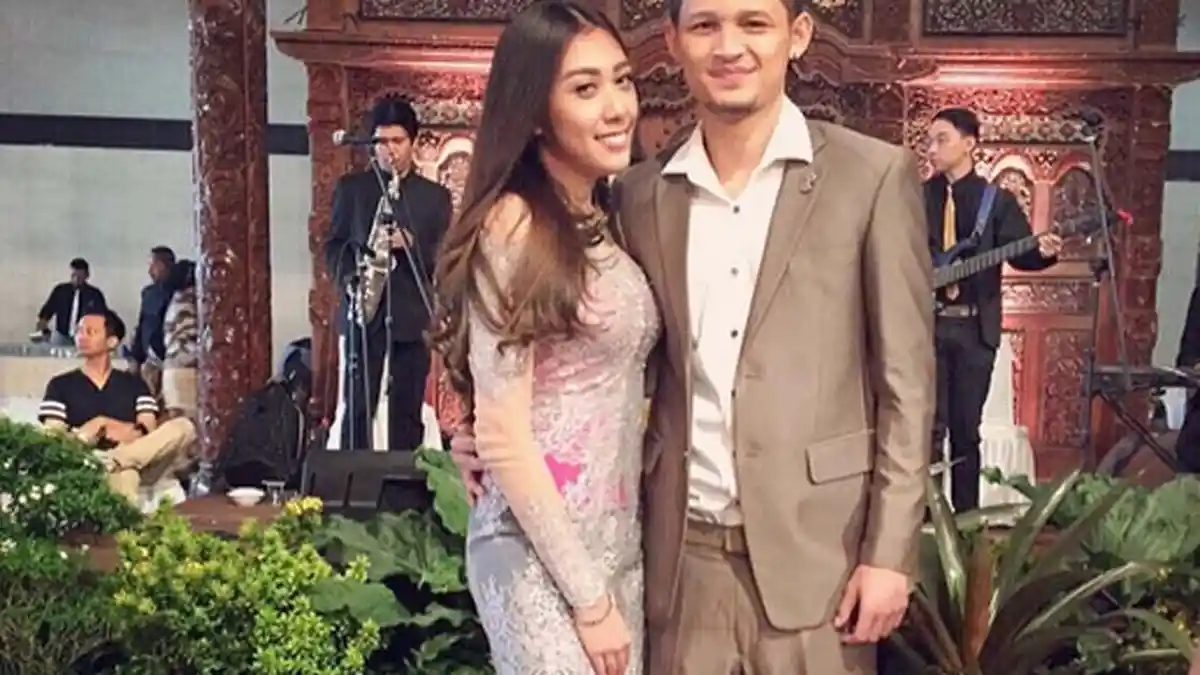 Gak Punya Uang, Mobil Nebeng Tapi Mengapa Banyak Artis Mau Jadi Pacar Syamsir Alam?