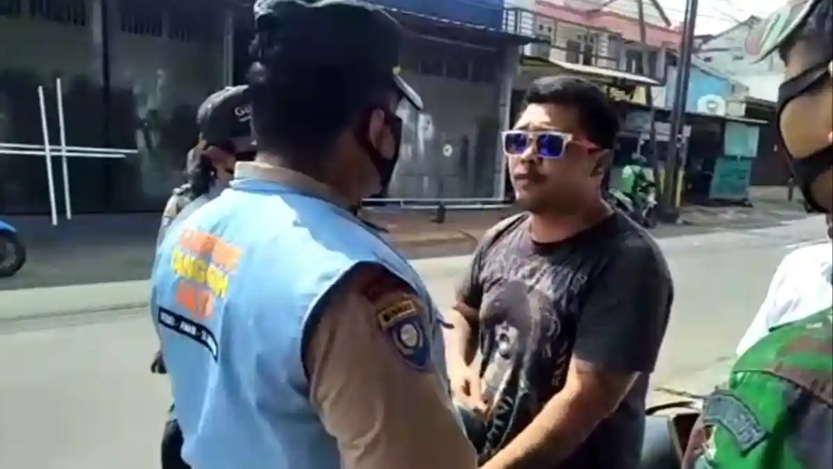 Dirazia Karena Tak Pakai Masker, Pria di Ciracas Malah Nantang Petugas dan Sebut Covid-19 Tak Ada