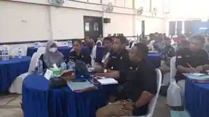 Komisioner-Bawaslu-dan-anggota-saat-menghadiri-Rapat-Pleno-Terbuka.jpg