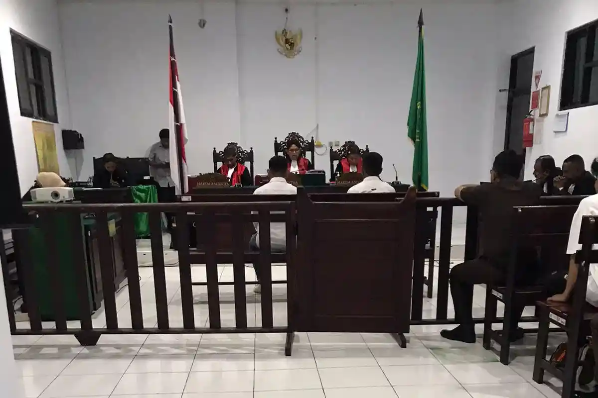 Aniaya Djilarpoin hingga Kehilangan 1 Ginjal, Kakak Beradik Rahakbauw Divonis 8 Tahun Penjara