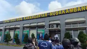 20251016-_-Ammar-Zoni-Tiba-di-Lapas-Nusakambangan-Cilacap.jpg