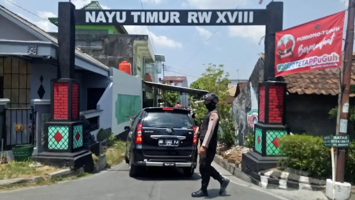 BREAKING NEWS : Densus 88 Antiteror Juga Tangkap Terduga Teroris di Sejumlah Tempat di Solo