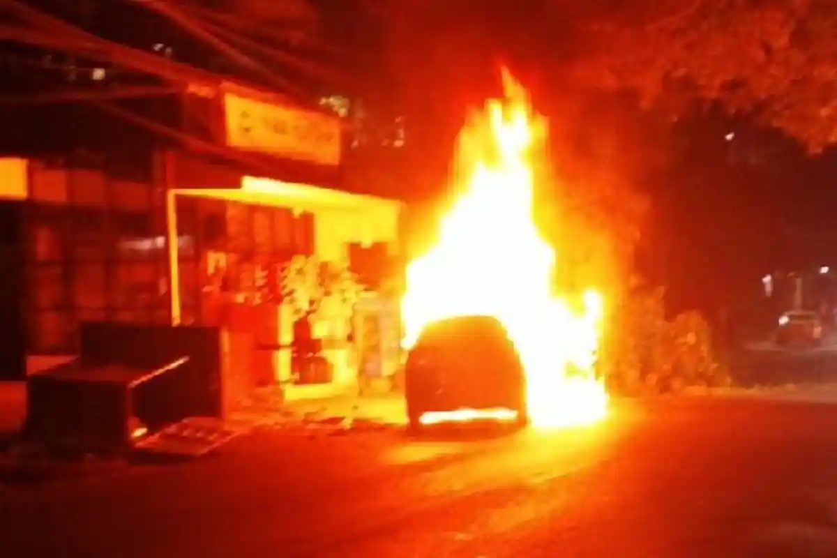 Ulah Kholil Pindahkan Bensin Malah Berniat Ingin Merokok, Bikin Rumahnya Kebakaran Rugi Rp 30 Juta