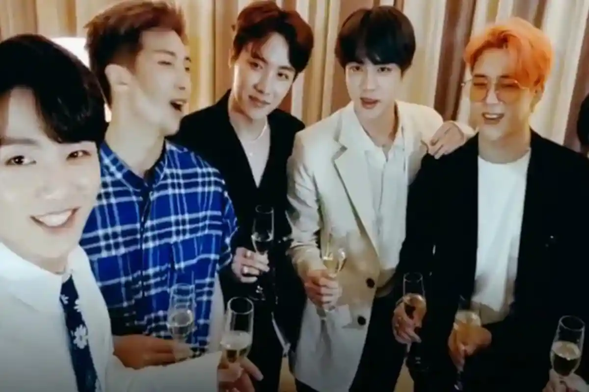 Jungkook BTS Bikin ARMY Terkejut Saat Siaran Langsung, Ternyata ini Penyebabnya: ARMY Bangga!