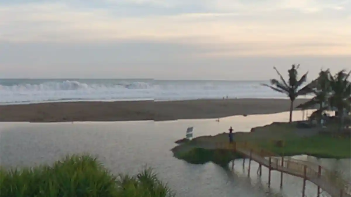 Kapal Dihantam Ombak, Nelayan Kebumen hilang di Pantai Mirit