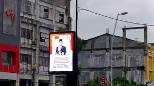Foto-Tribun-ManadoFernando-Lumowa-Billboard-di-sepanjang-Jalan-Pierre-Tendean.jpg