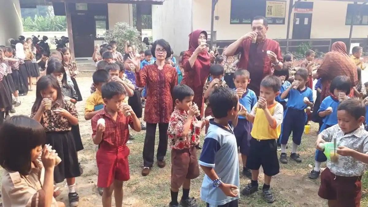Lanjutkan Program Pusat, Pemkot Singkawang Budayakan Makan Telur di Sekolah
