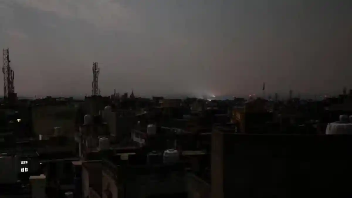 Perang Nuklir di Ujung Tanduk! India-Pakistan Saling Serang Pangkalan Udara, Dunia Tegang!