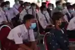 Tri Rismaharini Beri Pengarahan pada Siswa yang Tertangkap Demo