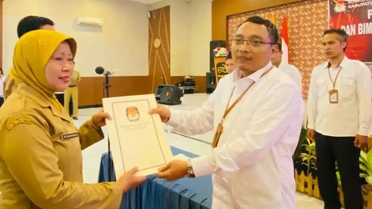 Penandatanganan Pakta Integritas dan Bimtek PPK se-Kabupaten Tegal untuk  Pemilu 2024