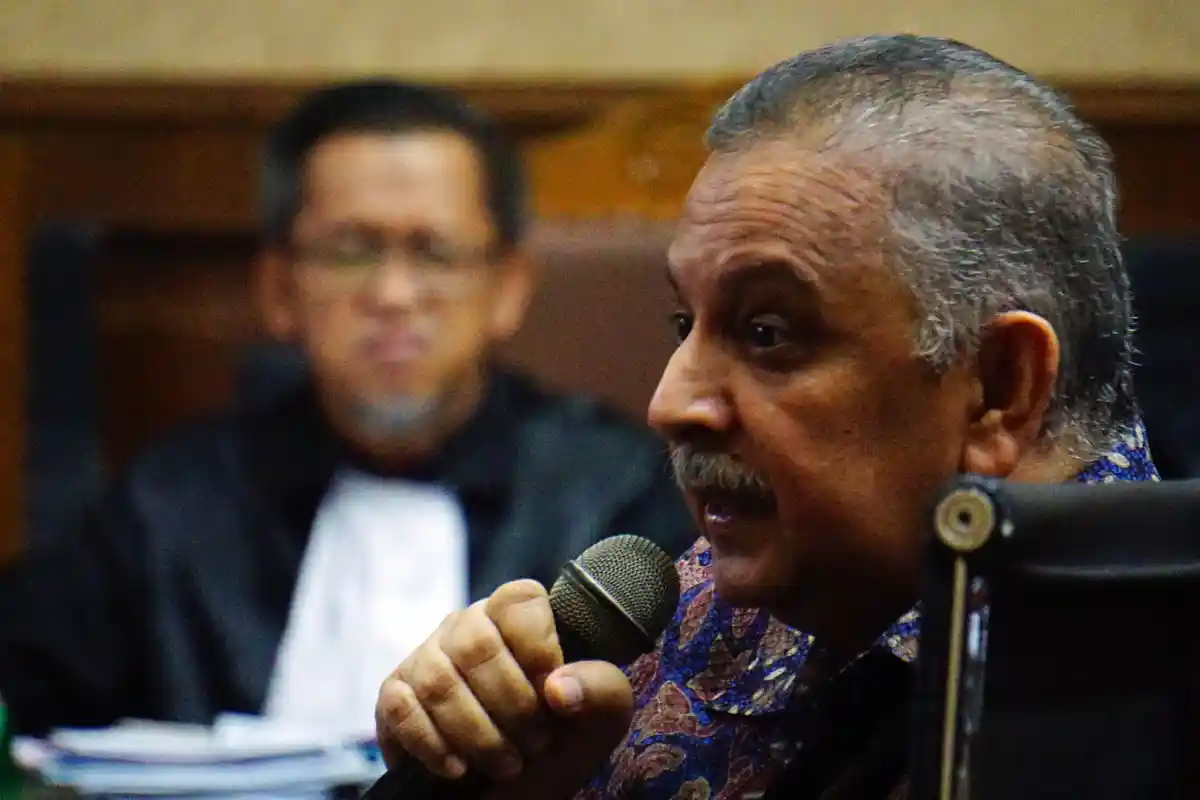 Menangis, Mantan Dirut PLN Sofyan Basir Sempat Bingung dan Tersandung Usai Divonis Bebas