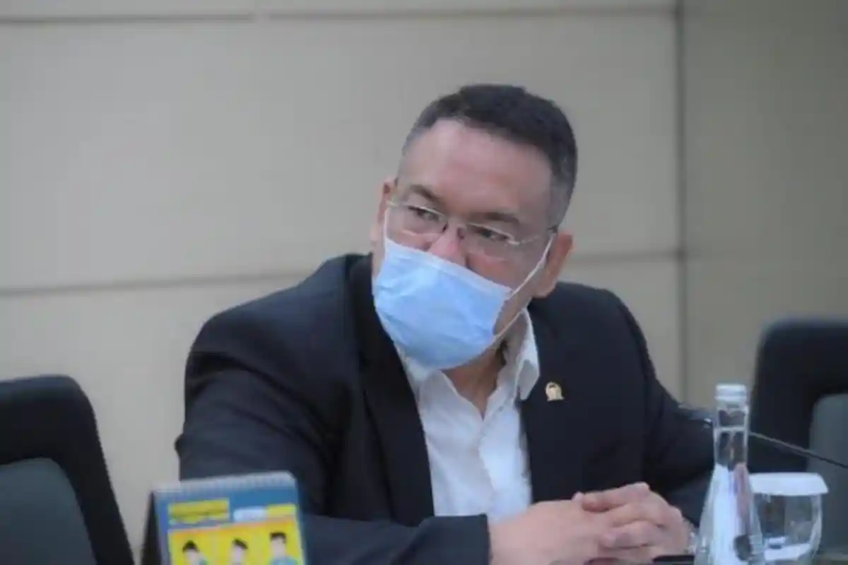 Tanggapi Foto Erick Thohir, Politisi PDIP Minta BI Tertibkan Iklan di ATM