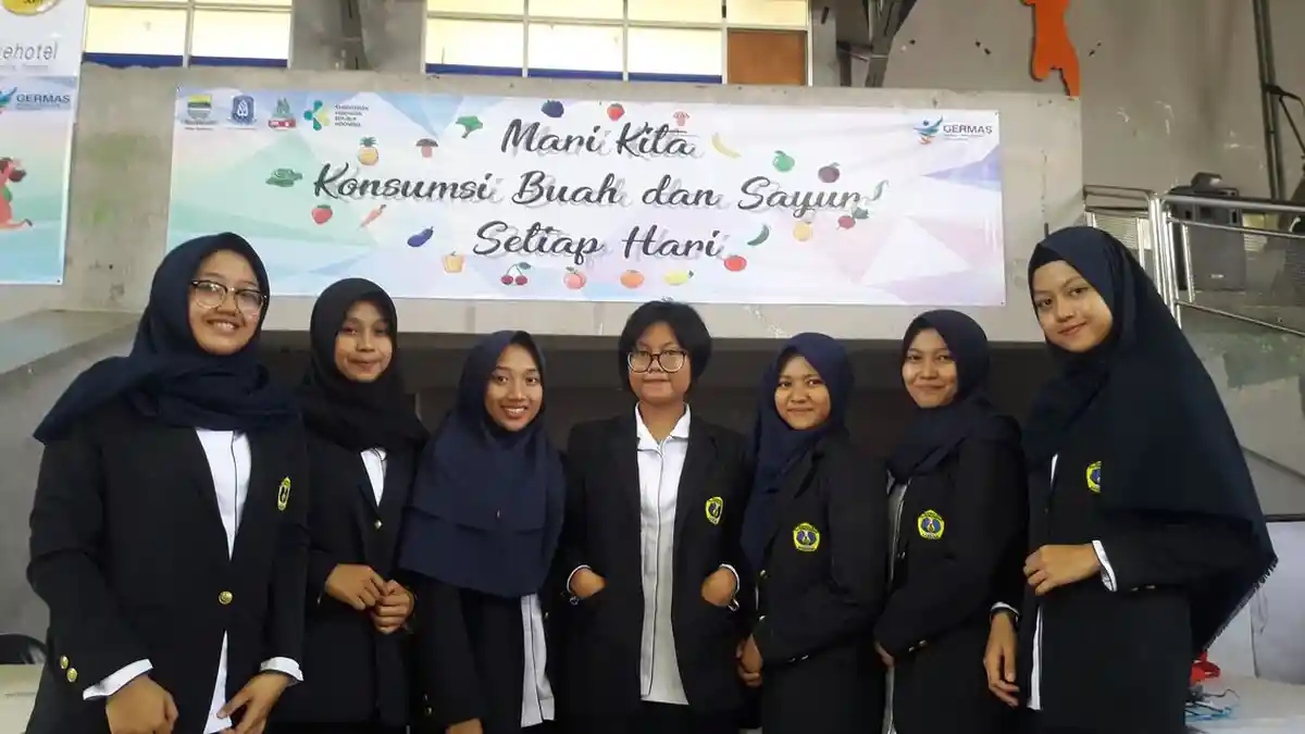Prihatin Pengatahun Masyarakat Minim, Mahasiswa Poltekkes Ikut Kampanyekan Gizi Seimbang