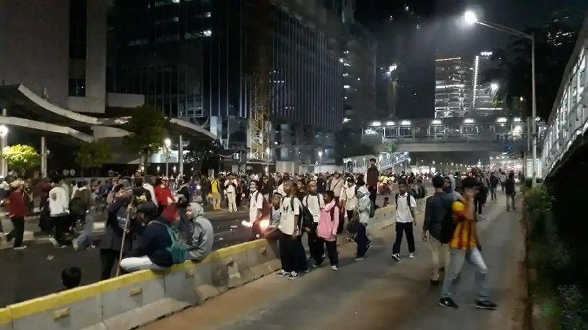 Situasi Jakarta Terkini, Terjebak Rusuh di Semanggi, Warga Bingung Cari Jalan Pulang