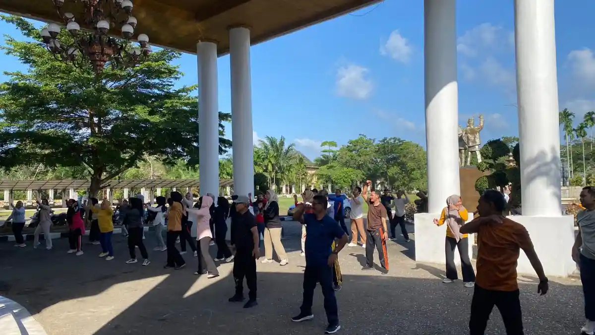 Jaga Kesehatan,  Sekretariat DPRD Muaro Jambi Gelar Senam Bersama