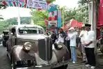 Wali-Kota-Kediri-Vinanda-Prameswati-saat-memberangkatkan-Rally-Wisata-Mobil-Kuno.jpg