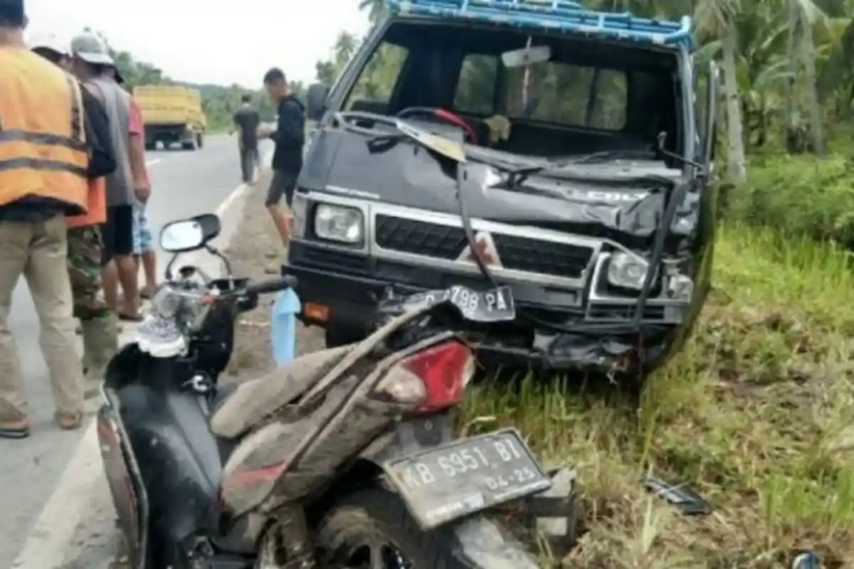 Kecelakaan Maut Pukul 07.00 WIB, 3 Orang Tewas, Korban Terpental Usai Tabrakan dengan Mobil Pikap