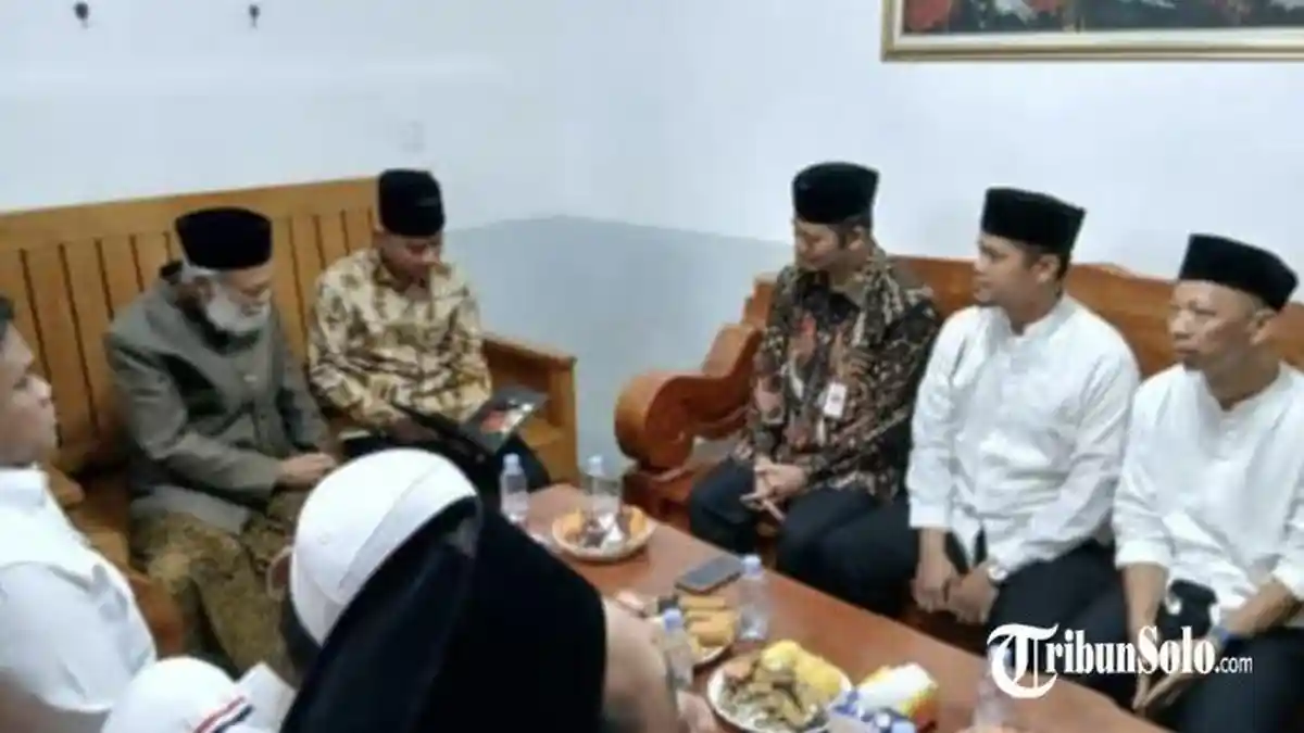 Kunjungan Mendadak Wapres Gibran ke Ponpes Annajah Boyolali, Tanpa Protokol Mewah dan Jamuan Makan