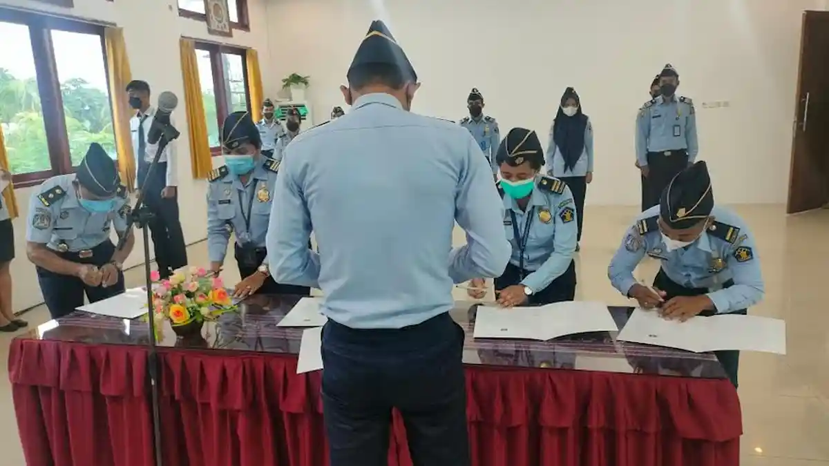 Pakta Integritas Bukti Komitmen Imigrasi Maumere Jelang Pemilu 2024