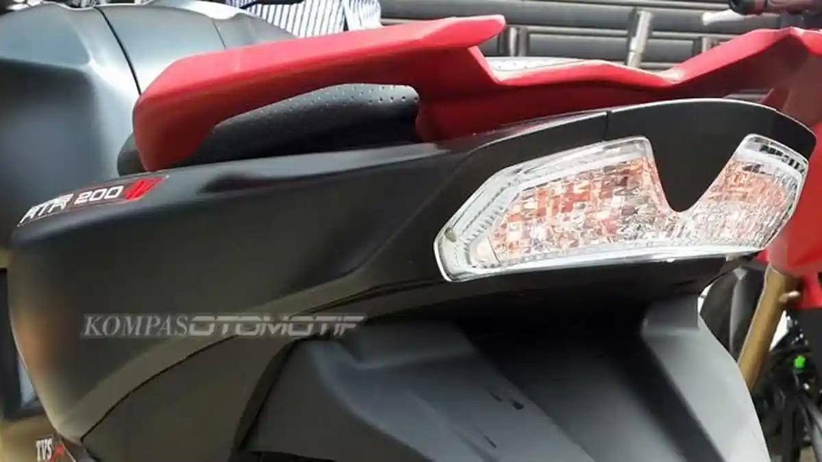 Sering Disepelekan, Ini Bahayanya Jika Mika Lampu Rem Motor Diganti yang Bening