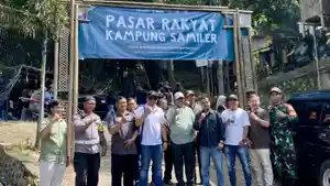 ketua-dprd-kabupaten-pasuruan-ke-pasar-samiler.jpg