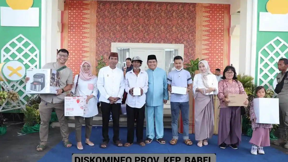 Bertugas di Hari Raya, Deo Bawa Pulang Hadiah dan Berfoto Bersama Pj Gubernur