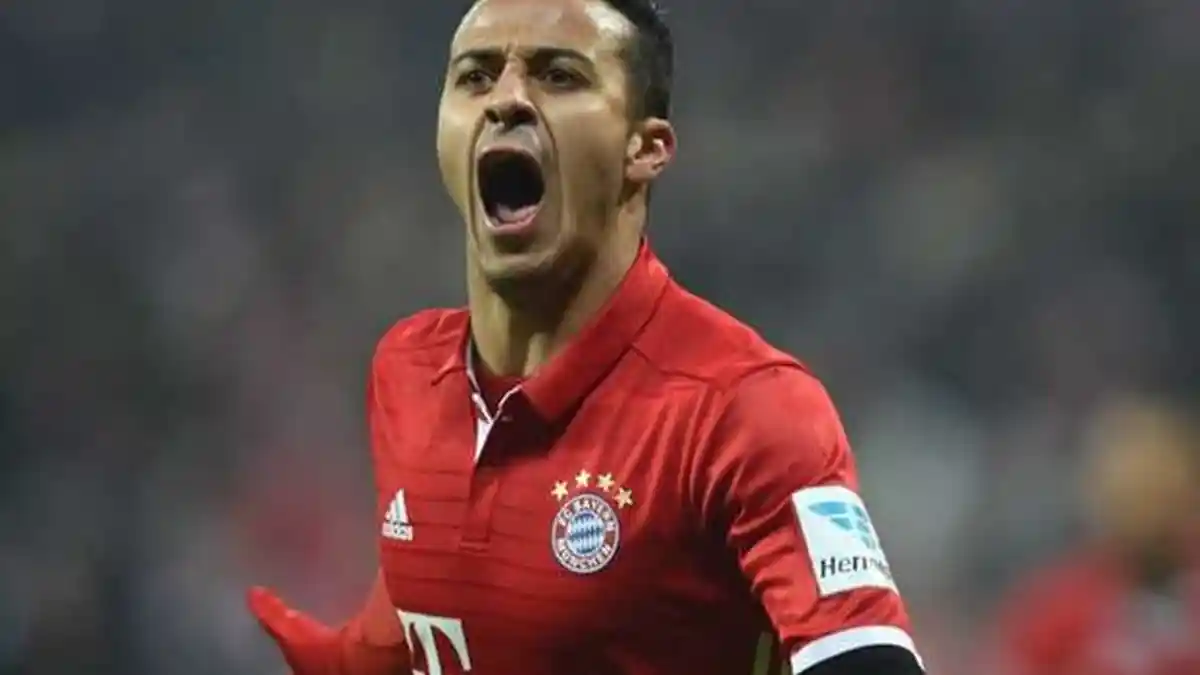 Soal Alexis Sanchez, Thiago Alcantara Sebut Bayern Muenchen Tak Perlu Hamburkan Uang