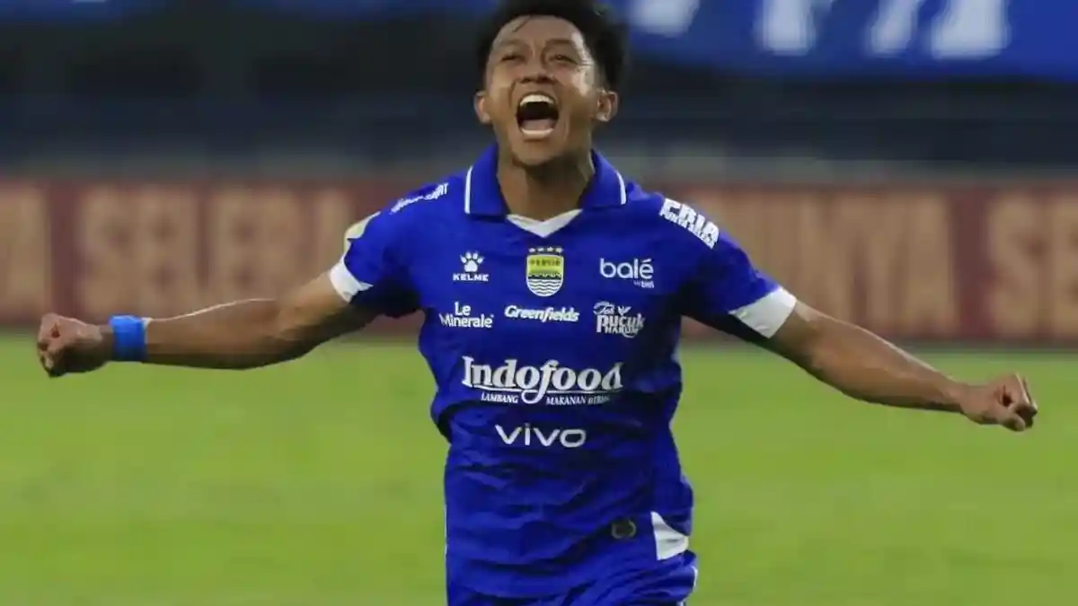 Bongkar Statistik Febri Hariyadi, Winger Ikonik Persib Bandung yang ...