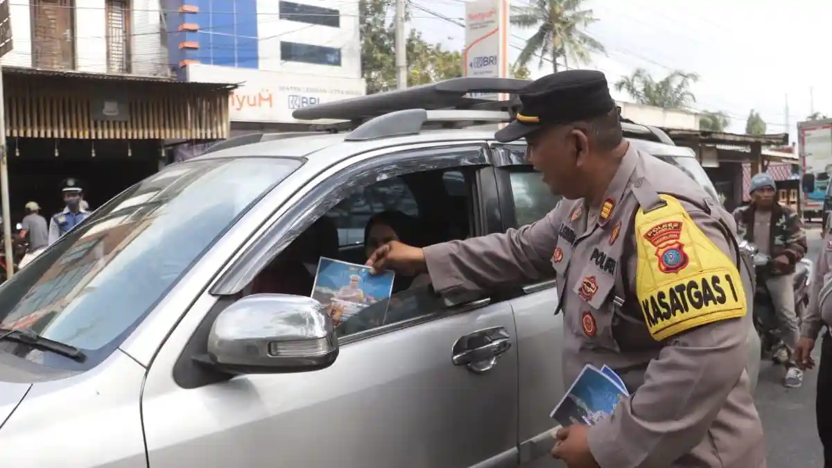 Sat Binmas Polres Langkat Sosialisasi Ops Keselamatan kepada Sopir Angkot di Terminal Pasar X Hinai