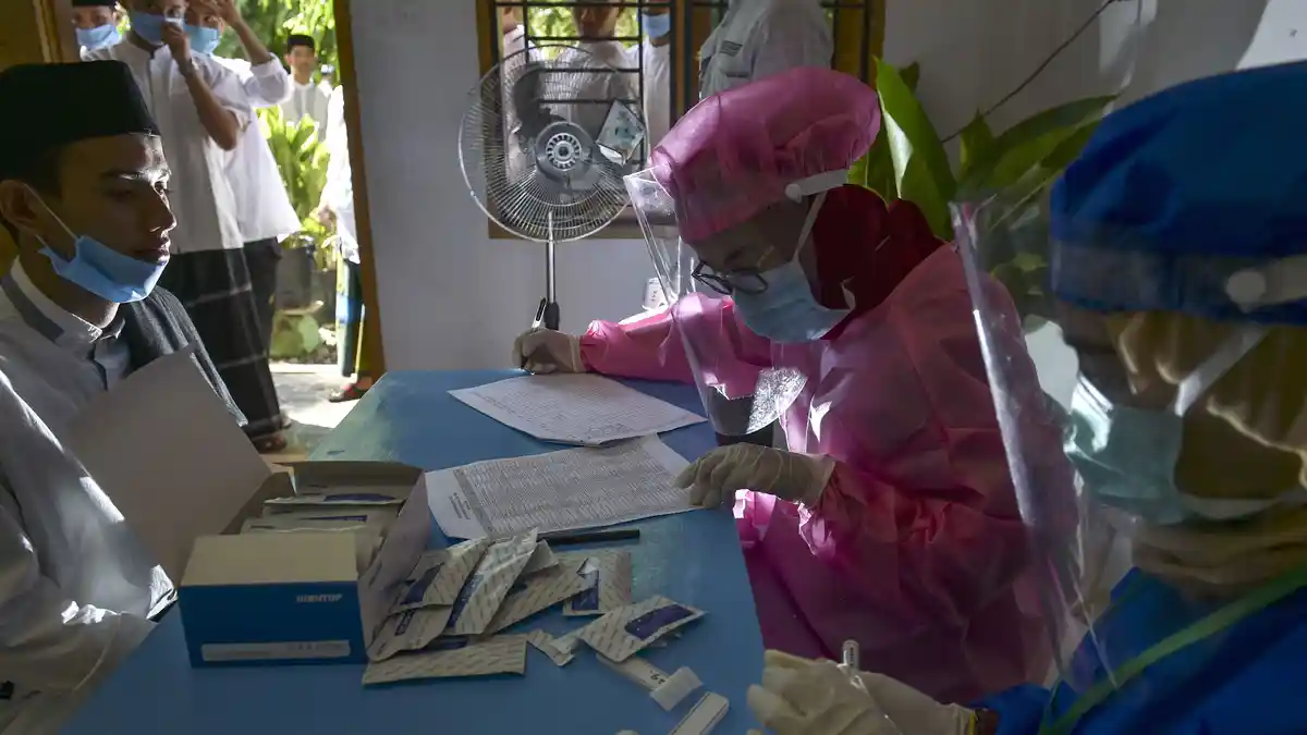 Hasil Rapid Test Pria di NTT Reaktif Hamil: Keluarga Ngamuk Hingga Respons Gugus Tugas