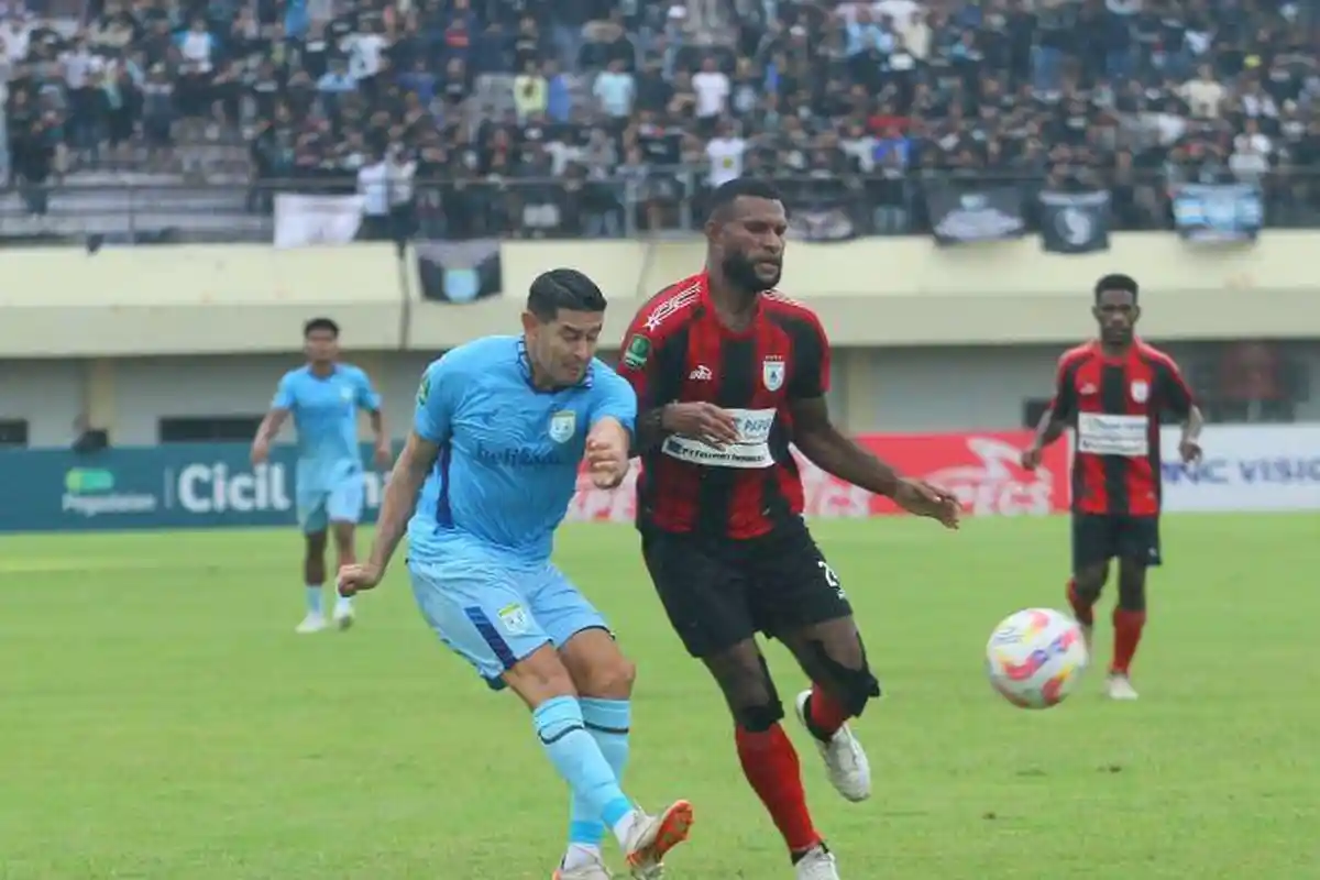 Hasil Akhir Laga Keras Persela Lamongan Bungkam Persipura 2- 1 Di Stadion TSC Tuban 