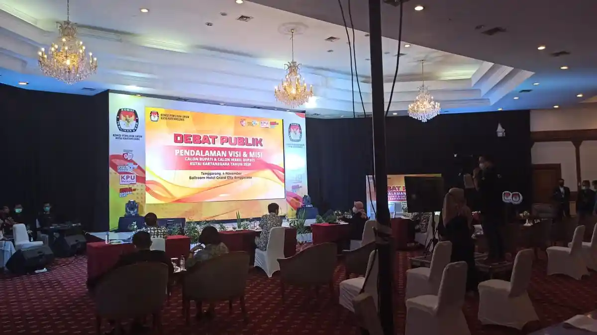 Hanya Satu Paslon, Debat Publik di Pilkada Kukar Fokus Pendalaman Visi dan Misi