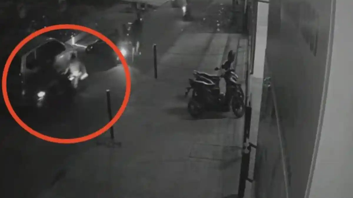 DETIK-DETIK Seorang Pria Diserang dan Ditabrak Geng Motor Hingga Tulang Selangkangan Patah
