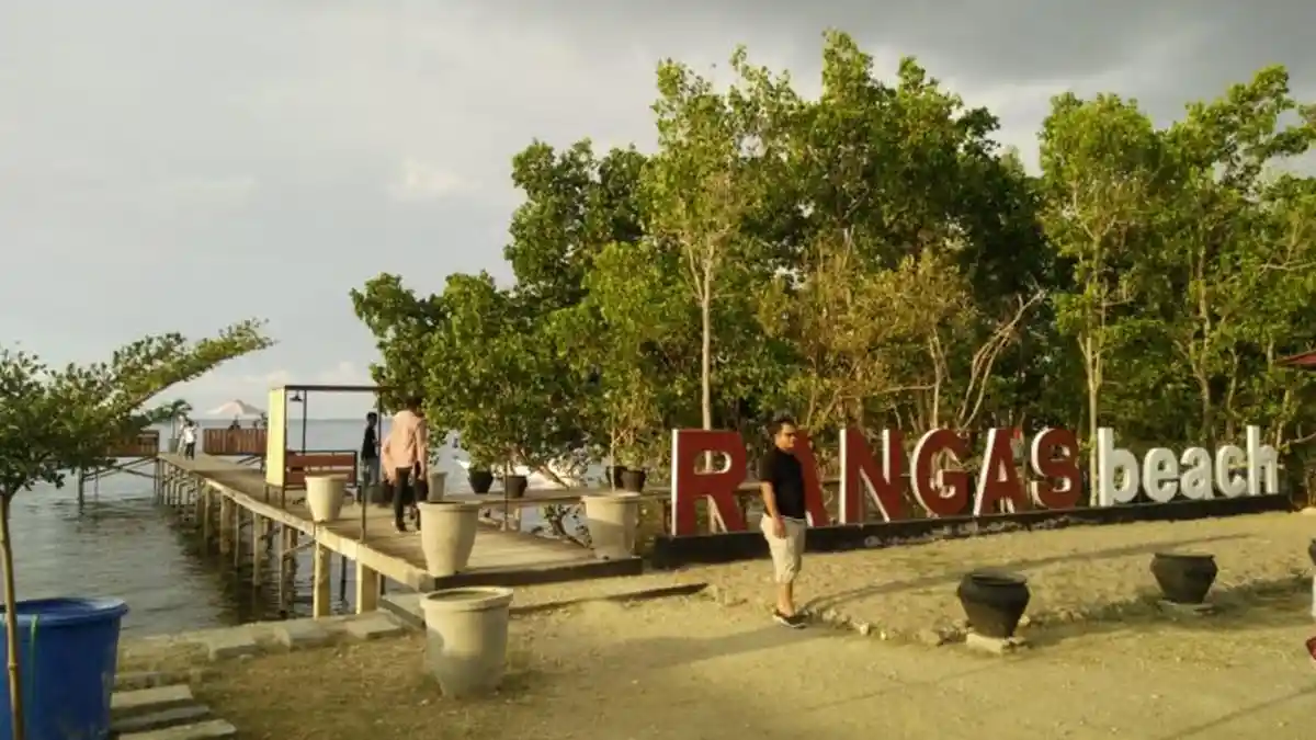 Kenalkan Rangas Beach, Wisata Pantai Kabupaten Mamuju Dekat Kantor ...