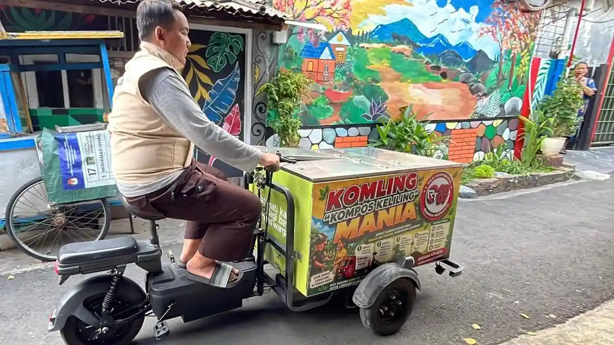Warga Gandaria Utara Punya Cara Unik Atasi Sampah, Dijemput Pakai Gerobak Listrik - Wartakotalive.com