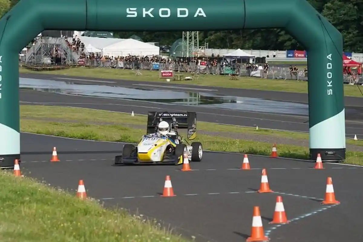 Bikin Bangga, Mobil Formula UIRT-02 Rancangan Mahasiswa UI Raih Prestasi pada Ajang FS Czech