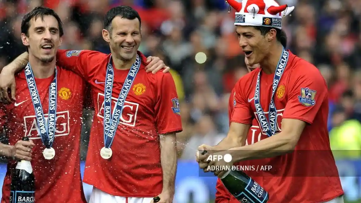 Cuekin Legenda Manchester United saat Bertemu, Cristiano Ronaldo Baper Dikritik Performanya?