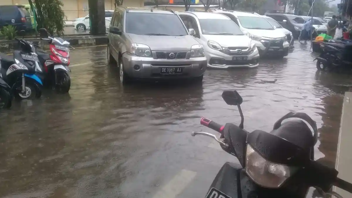Peringatan Dini BMKG Sabtu, 11 September 2021: Maluku Berpotensi Hujan Lebat, Petir & Angin Kencang