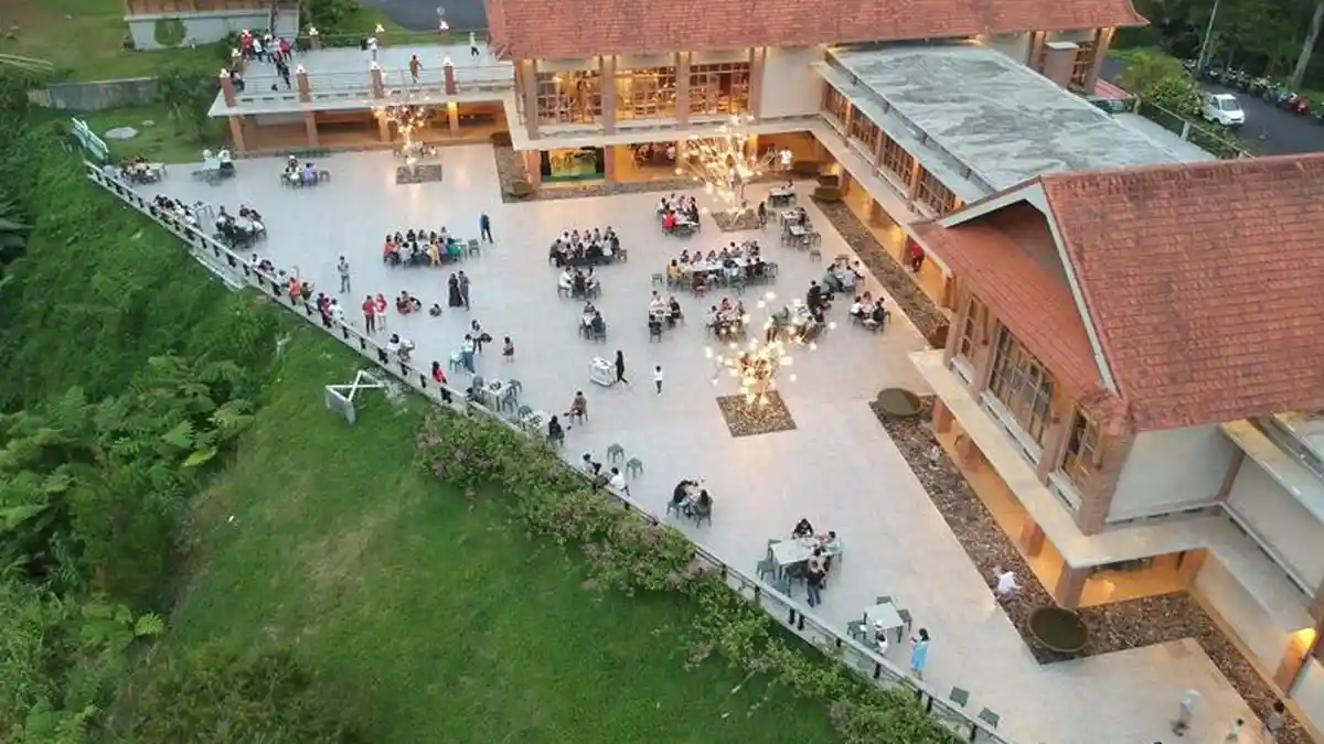 Potret Keindahan Alam dan Resort di Kawasan Danau Linow Tomohon Sulawesi Utara