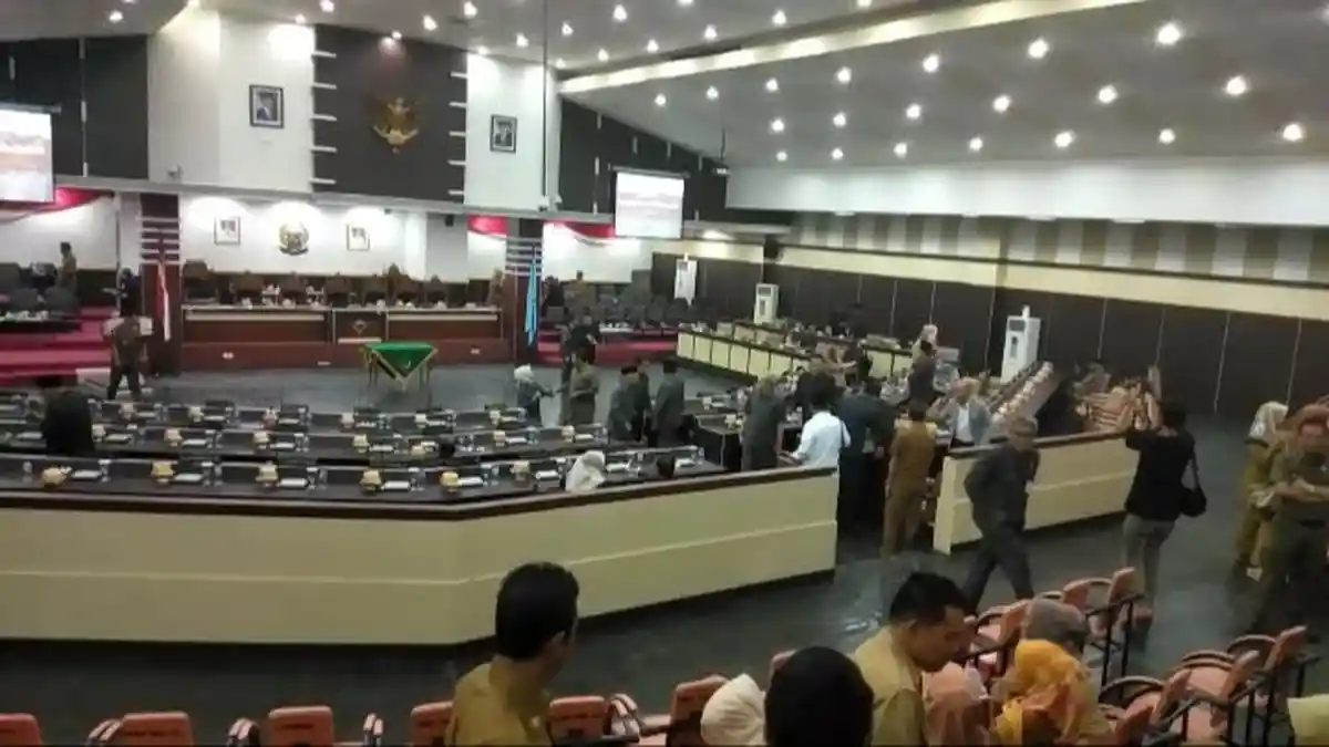 NA, Roem, dan Ulla Bicara Enam Mata Usai Paripurna DPRD Sulsel, Ada Apa?
