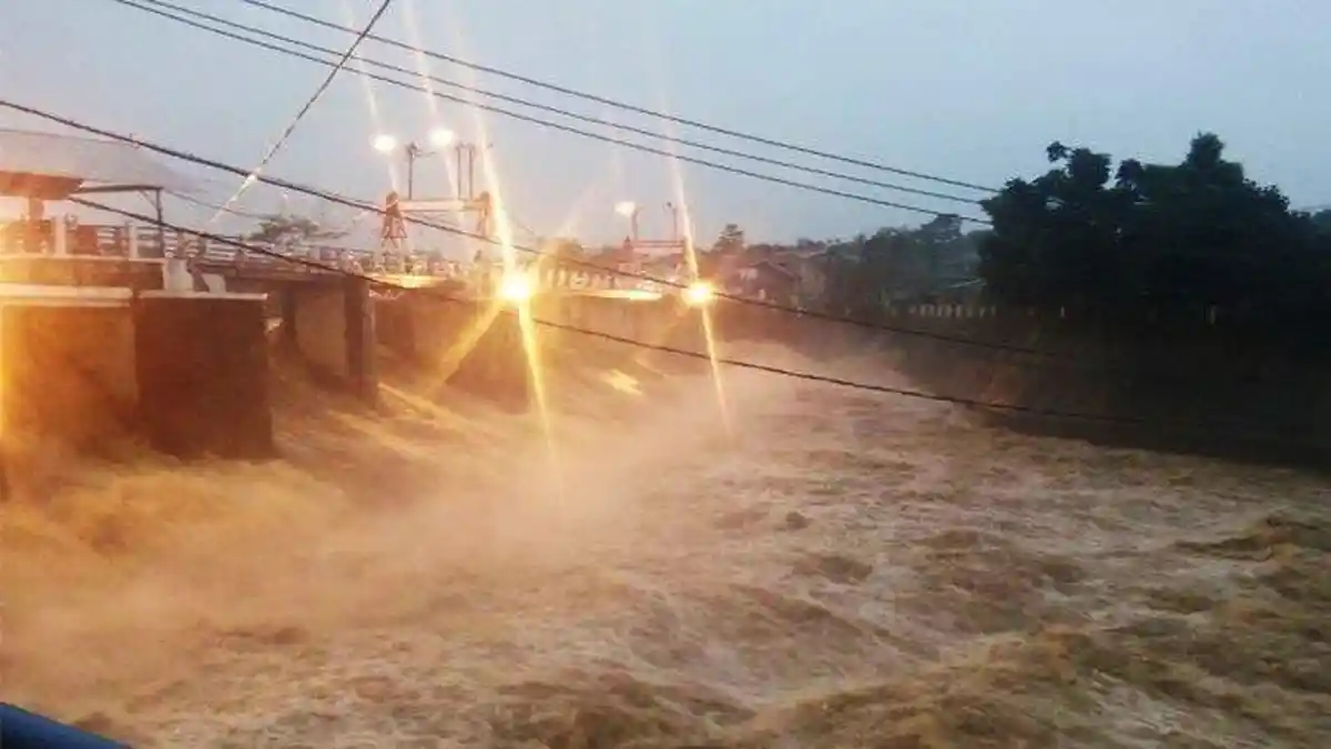 Pintu Air Katulampa Siaga I, Basarnas Peringatkan Warga di Bantaran Kali Waspada Banjir